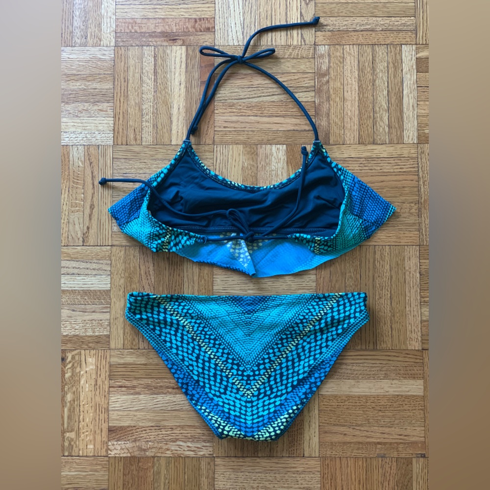 Bikini - Picture 2 of 2